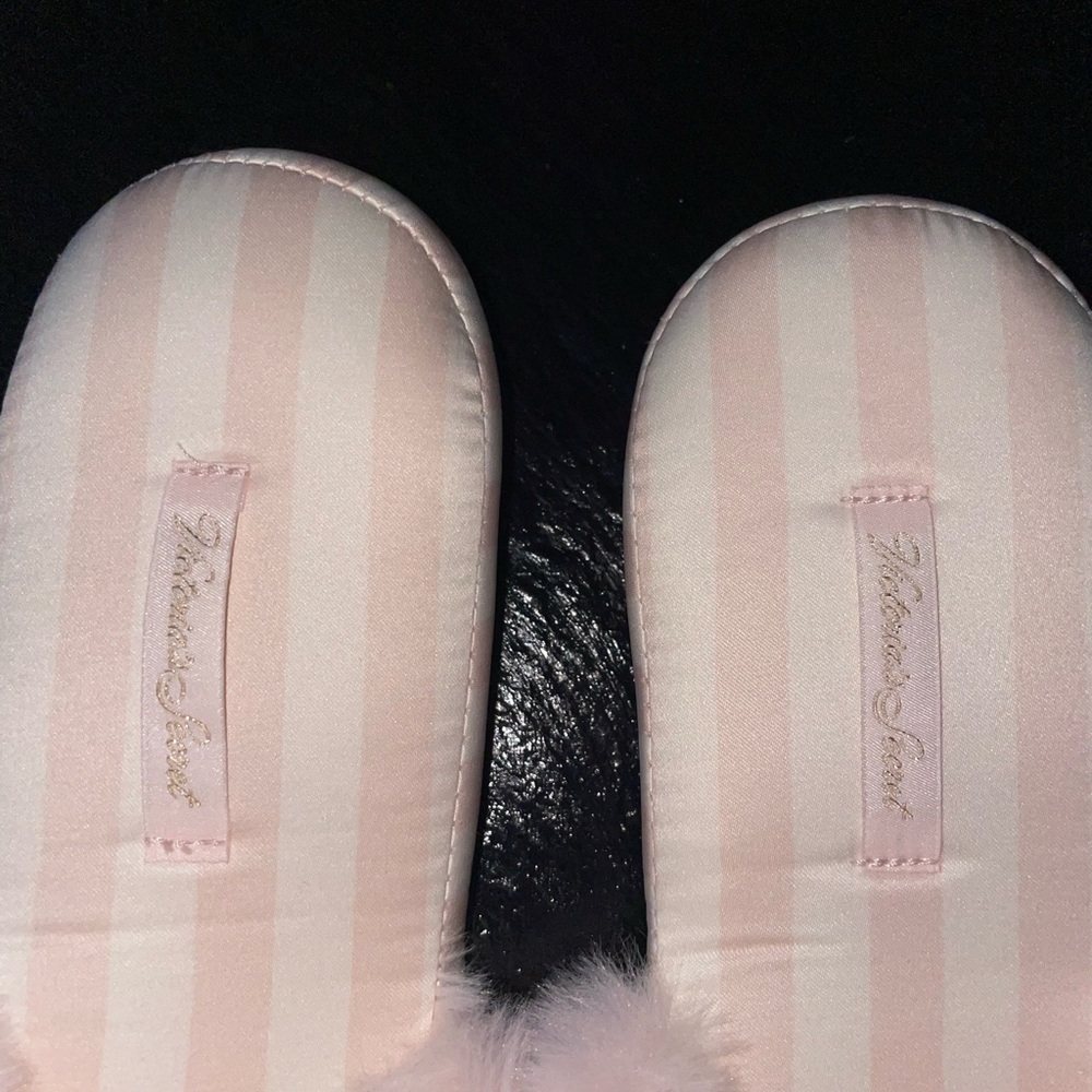 Victoria Secret House Slippers - Picture 5 of 11